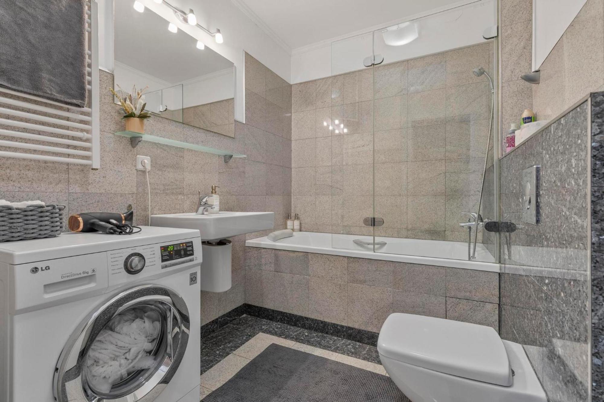 Tomato Apartment - With Free Parking براتسيلافا المظهر الخارجي الصورة