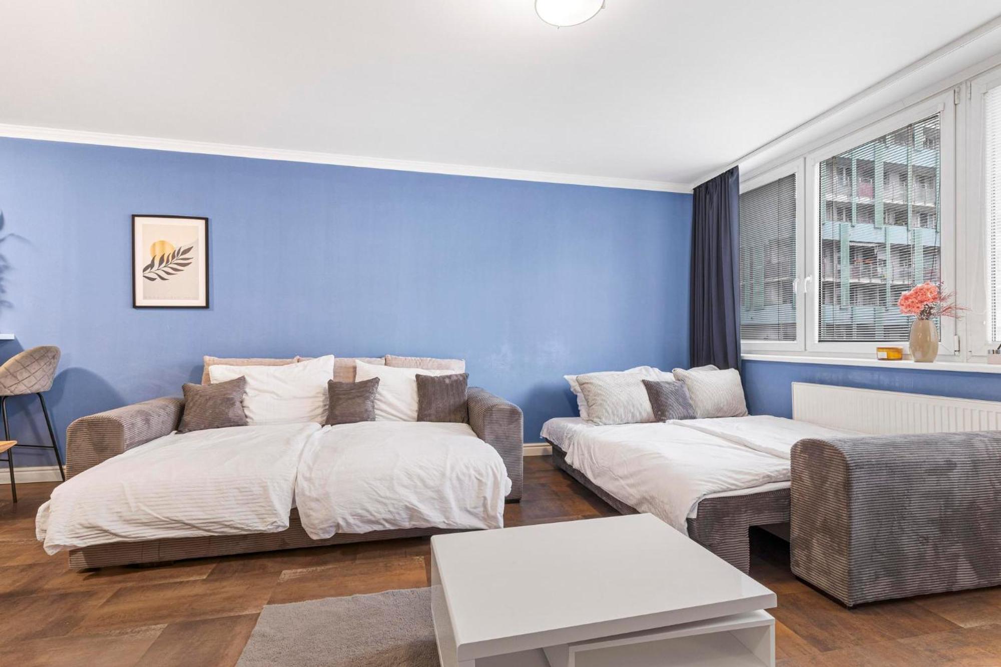 Tomato Apartment - With Free Parking براتسيلافا المظهر الخارجي الصورة